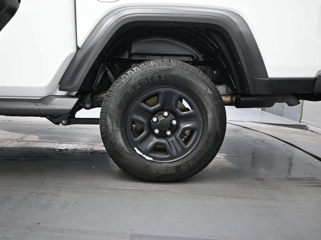 Used 2020 Jeep Gladiator Sport image 47