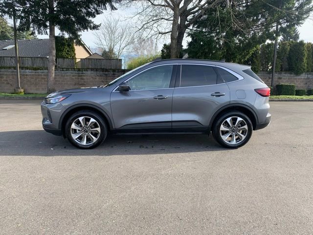 Certified 2024 Ford Escape Platinum image 2