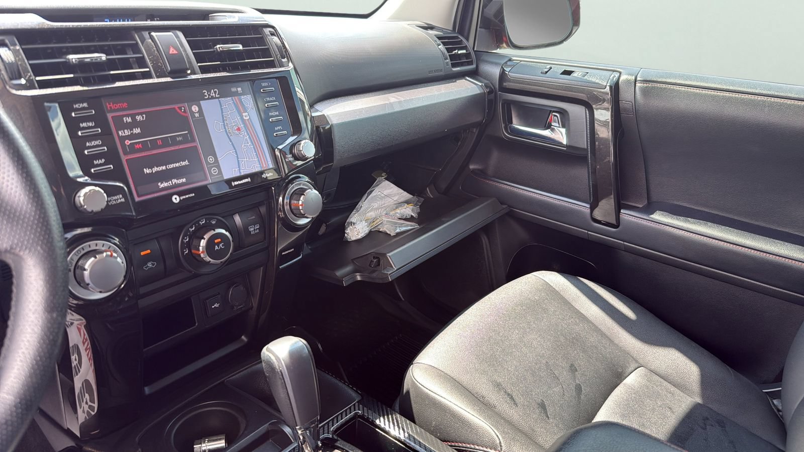 Used 2021 Toyota 4Runner Venture w/ Moonroof Package AWD/4WD image 19