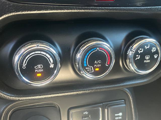 Used 2017 Jeep Renegade Sport w/ Power & Air Group AWD/4WD image 14