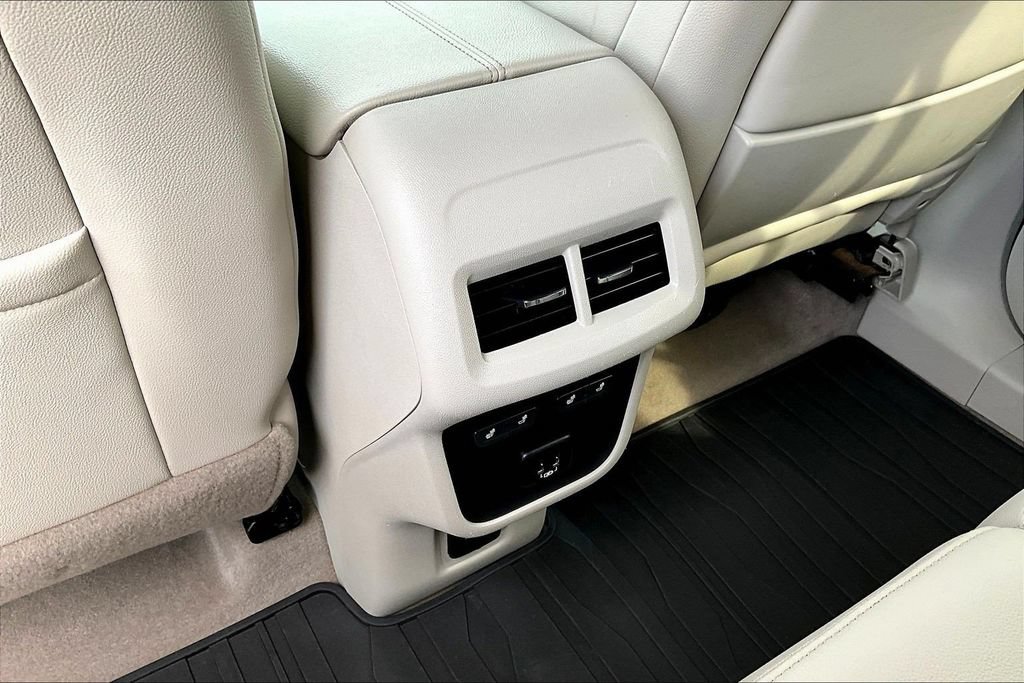 Used 2018 GMC Terrain Denali w/ Comfort Package AWD/4WD image 12