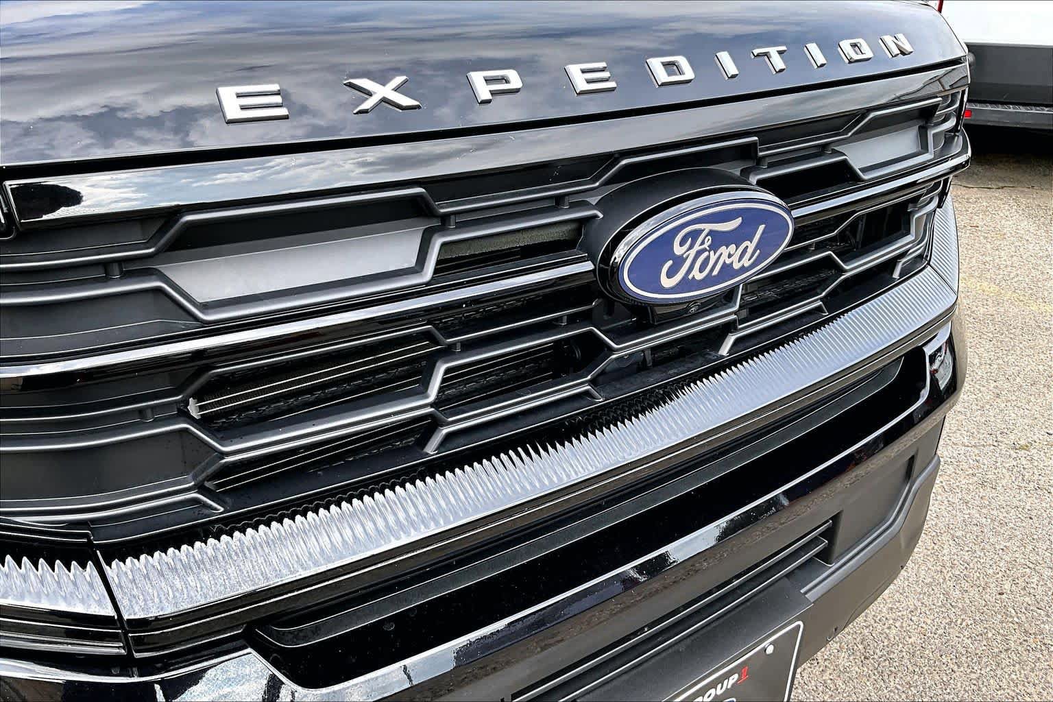 Certified 2025 Ford Expedition Active RWD image 30