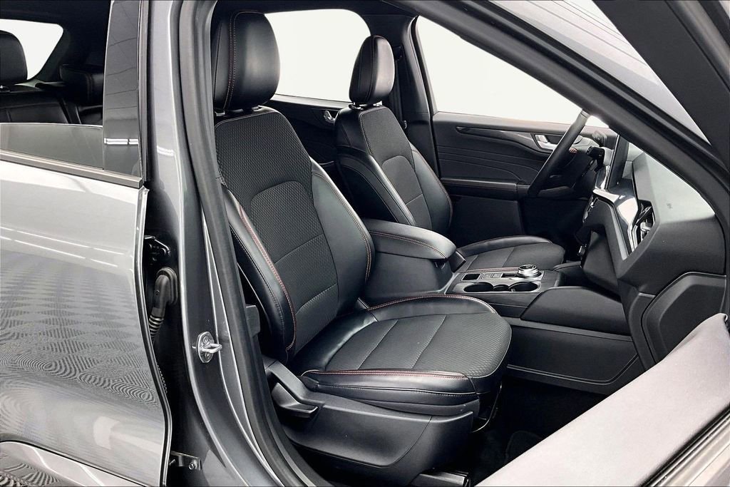Certified 2024 Ford Escape ST-Line w/ Tech Pack #1 image 9