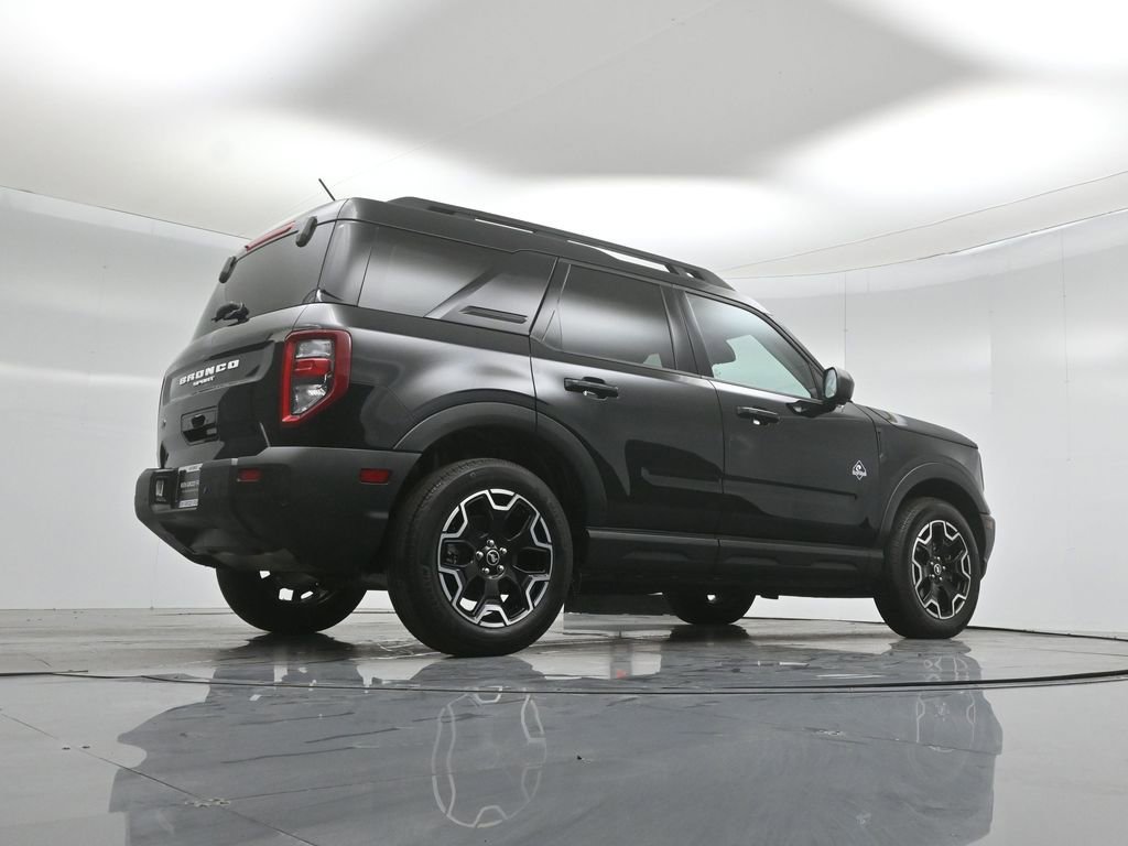 Certified 2025 Ford Bronco Sport Outer Banks w/ Outer Banks Tech Package+ AWD/4WD image 50