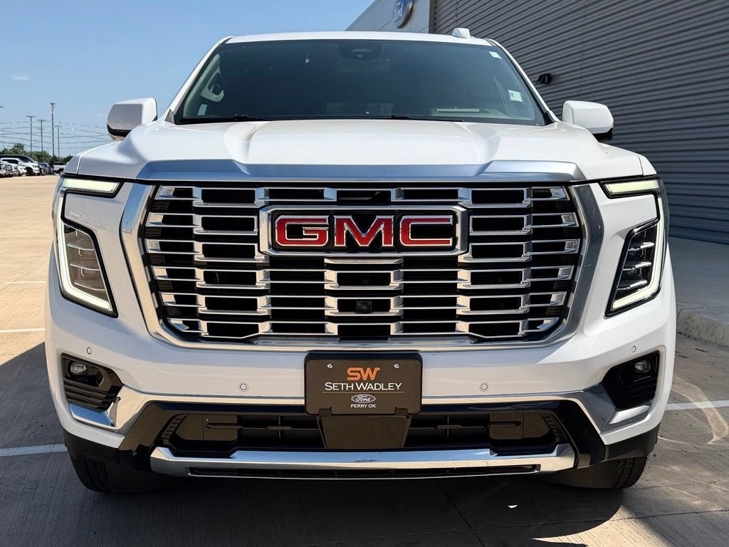 Used 2025 GMC Yukon Denali AWD/4WD image 4