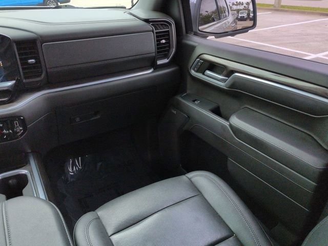 Used 2022 Chevrolet Silverado 1500 LTZ w/ LTZ Convenience Package II image 17