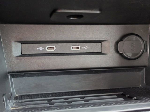 Used 2025 Volkswagen Taos SE FWD image 26