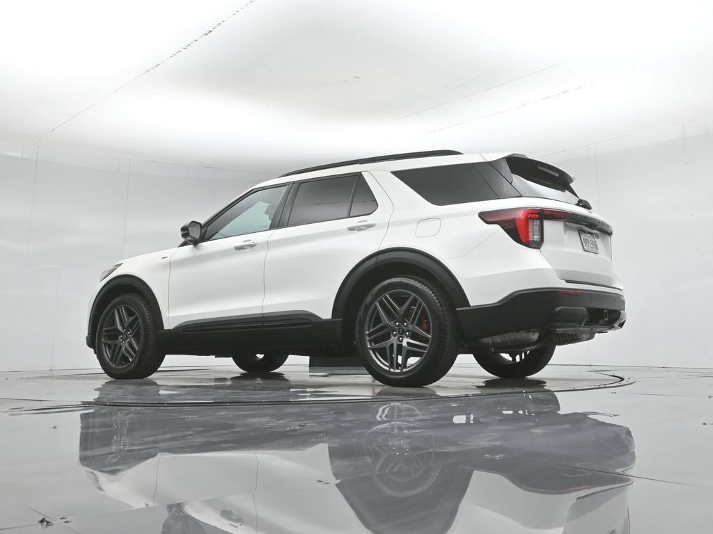 Certified 2025 Ford Explorer ST-Line w/ Premium Package RWD image 54