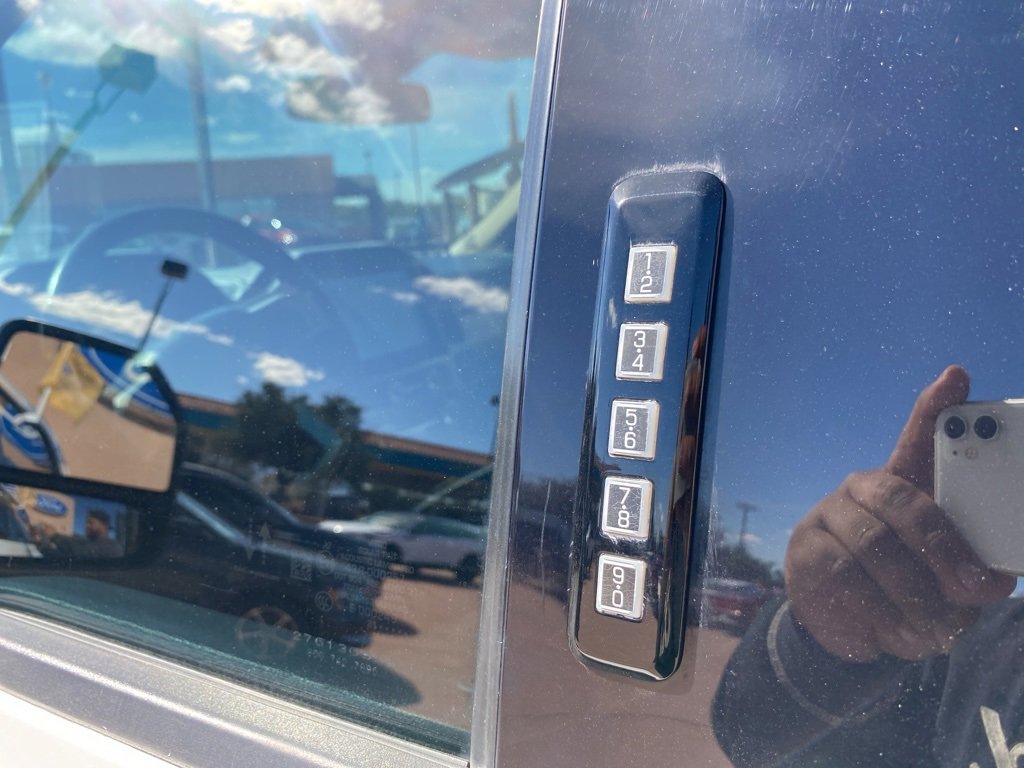 Certified 2022 Ford F350 Lariat w/ Lariat Ultimate Package image 25