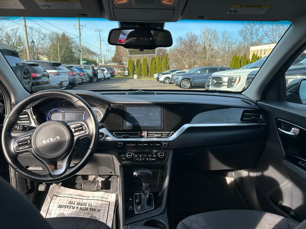 Used 2022 Kia Niro LXS image 18