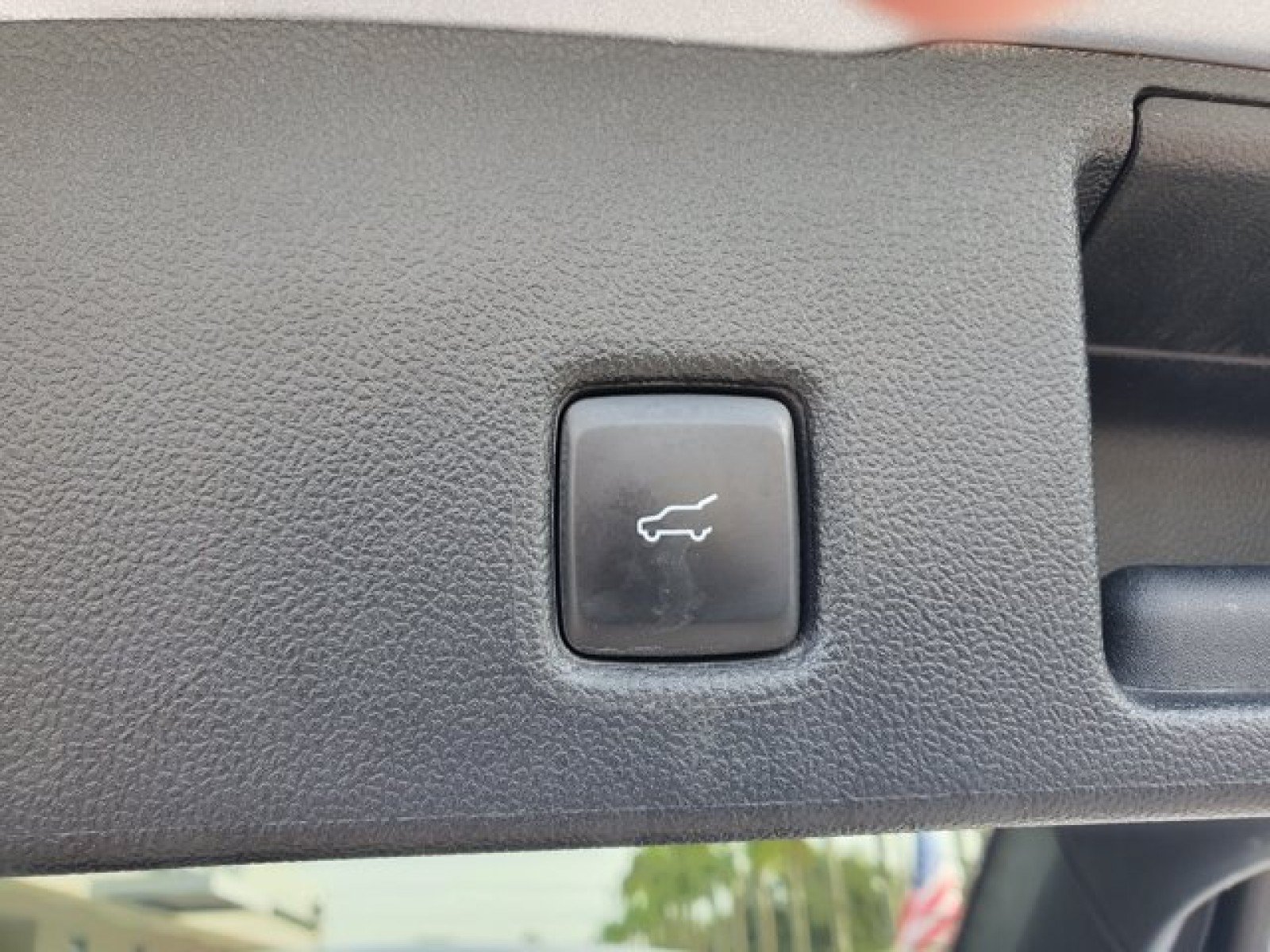 Certified 2022 Ford Escape SEL FWD image 9