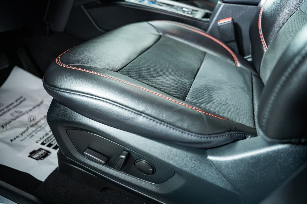 Certified 2022 Ford Explorer ST-Line w/ Class IV Trailer Tow Package image 39