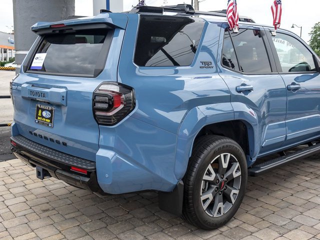 Used 2025 Toyota 4Runner TRD Sport Premium AWD/4WD image 9