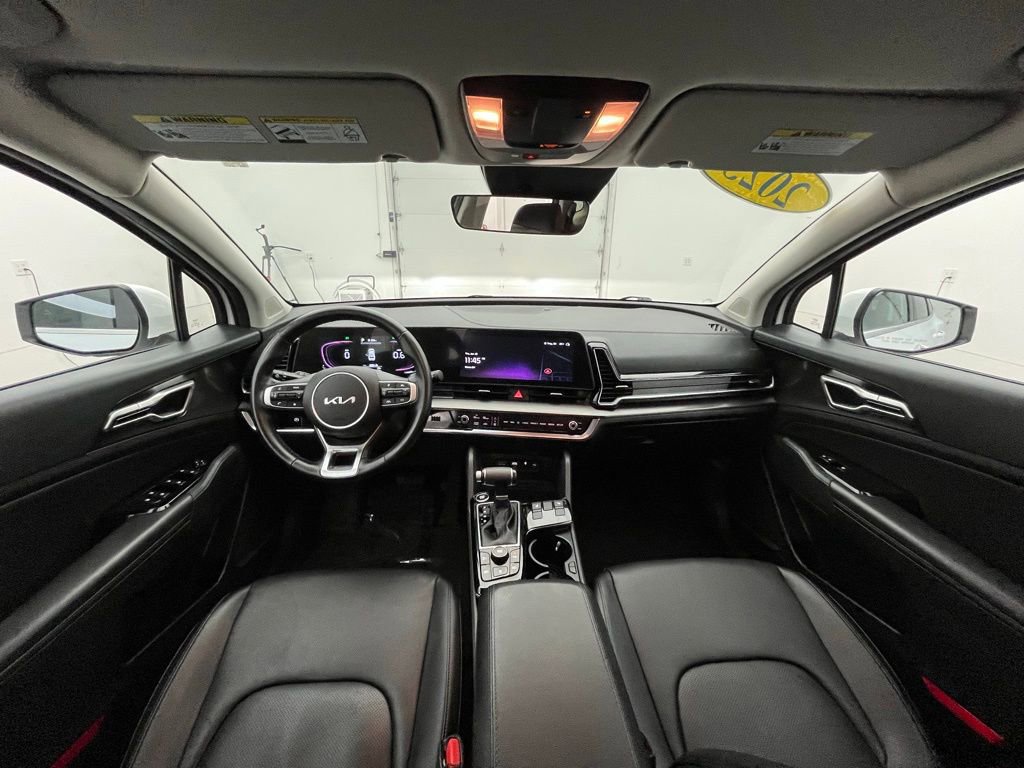 Used 2025 Kia Sportage EX image 9