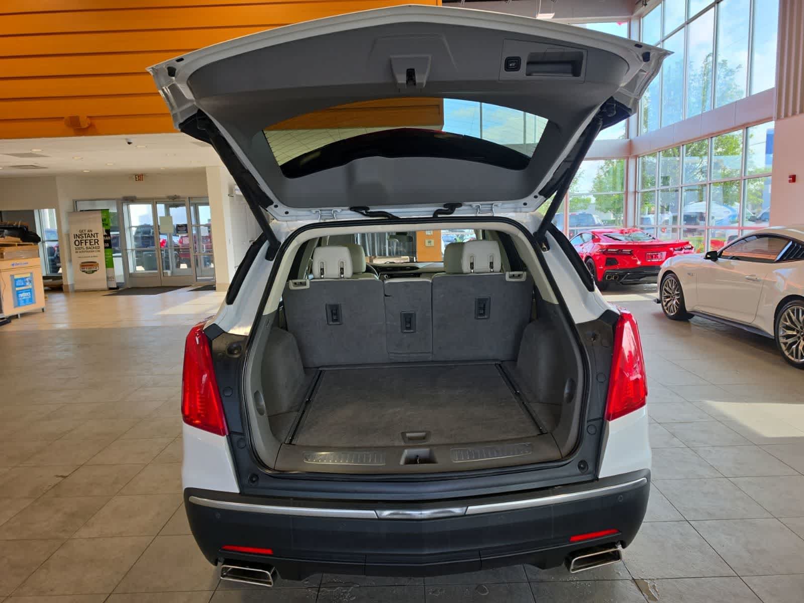 Used 2017 Cadillac XT5 Premium Luxury w/ Driver Assist Package AWD/4WD image 33