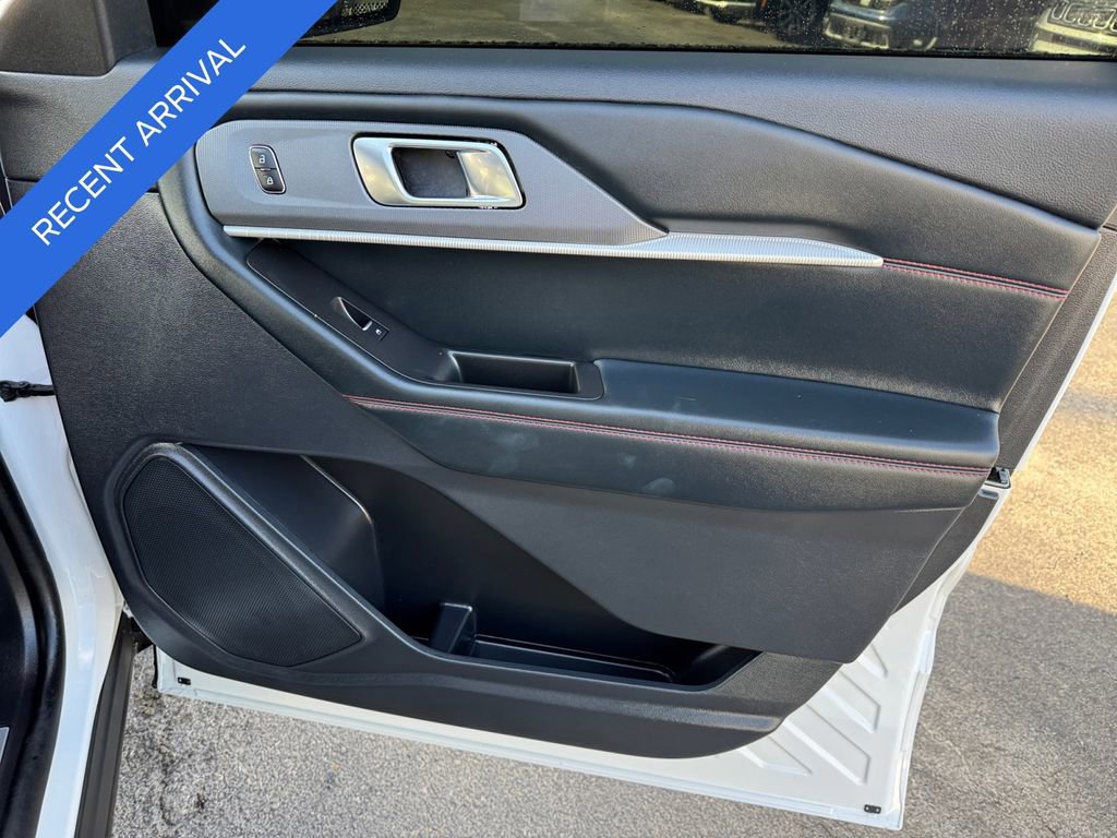 Certified 2025 Ford Explorer ST-Line w/ Premium Package image 17