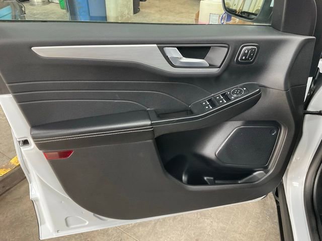 Certified 2025 Ford Escape Platinum image 6