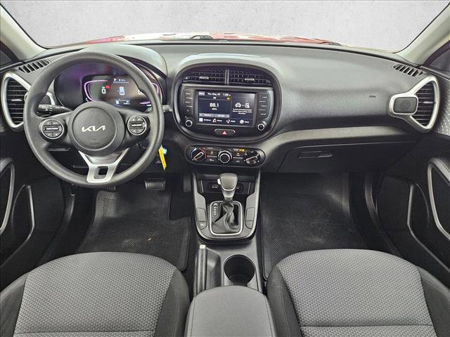 Used 2023 Kia Soul LX w/ LX Technology Package FWD image 17