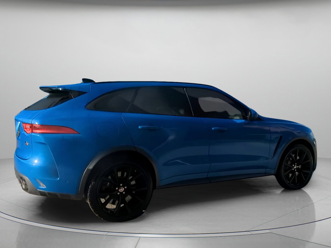 Used 2020 Jaguar F-PACE SVR image 22