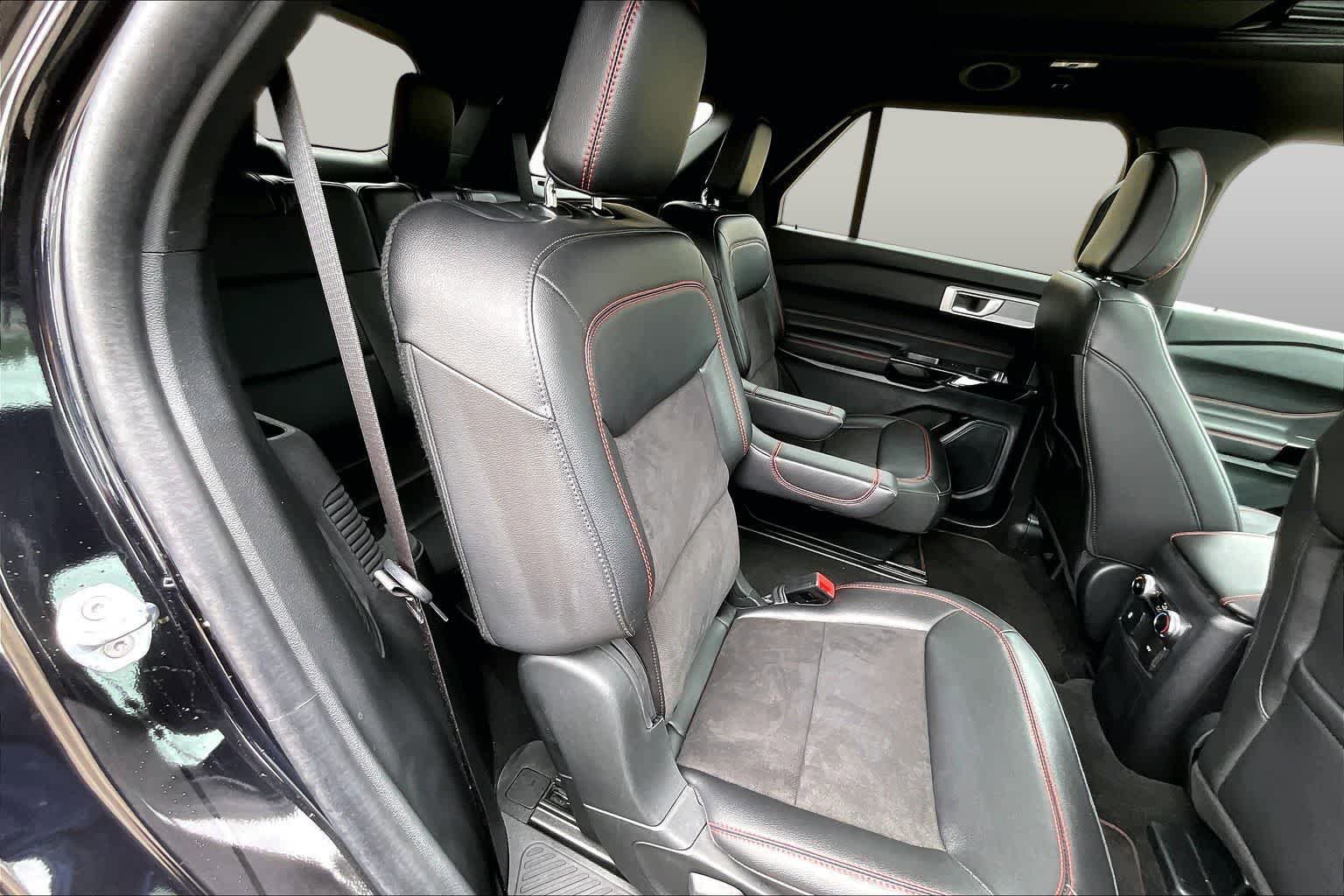 Certified 2024 Ford Explorer ST-Line w/ Class IV Trailer Tow Package AWD/4WD image 20