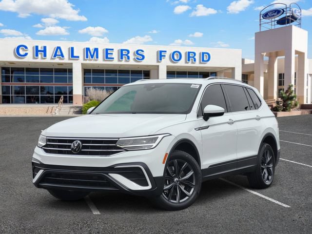 Used 2022 Volkswagen Tiguan SE w/ Panoramic Sunroof Package