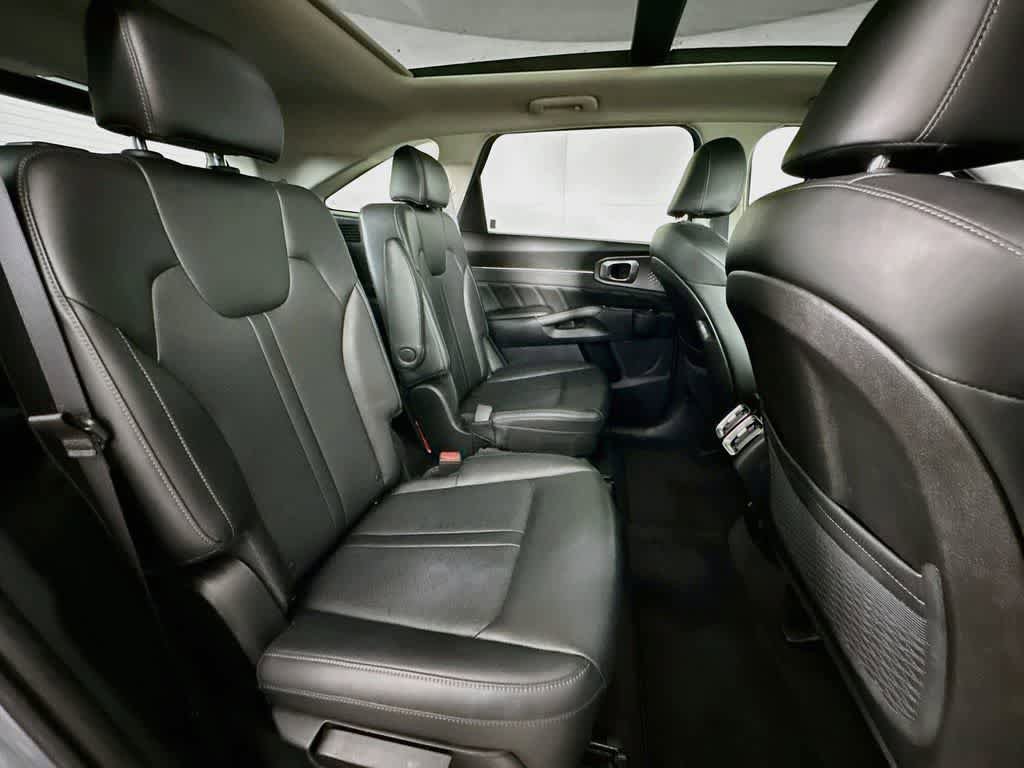 Used 2023 Kia Sorento SX AWD/4WD image 34