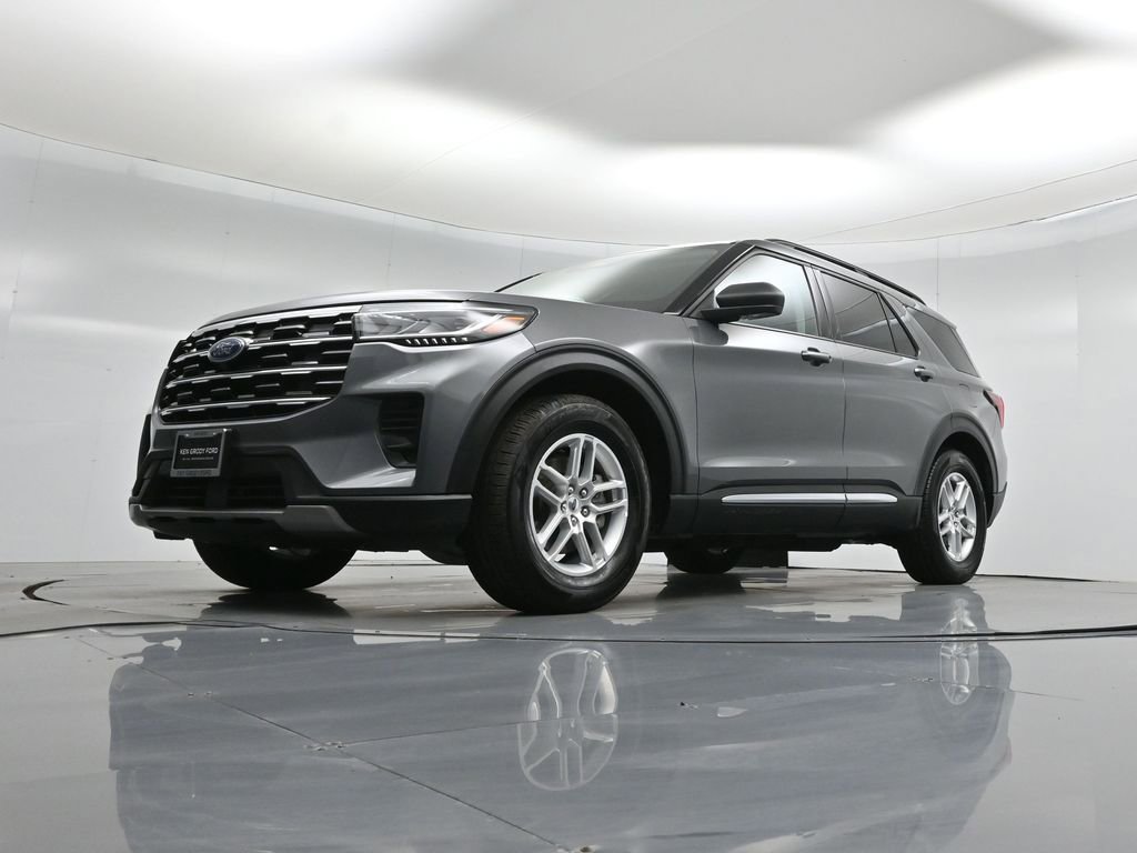 Certified 2025 Ford Explorer Active image 45
