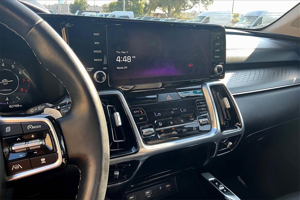 Used 2023 Kia Sorento SX image 6