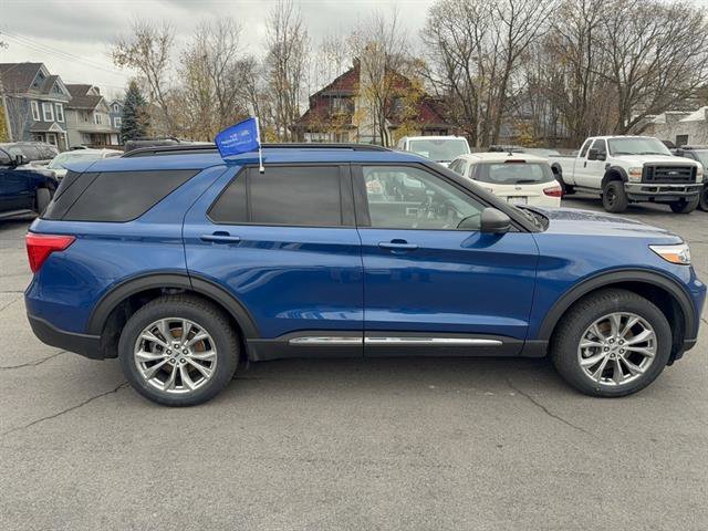Certified 2022 Ford Explorer XLT w/ Equipment Group 202A image 15