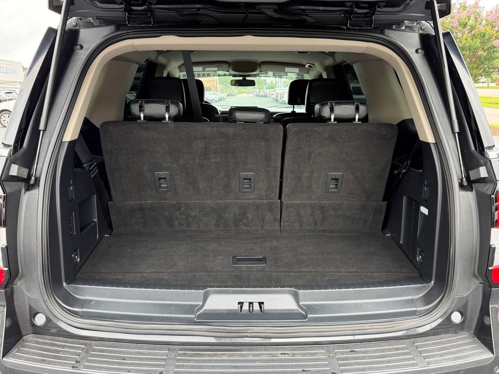Certified 2022 Ford Expedition XLT RWD image 16