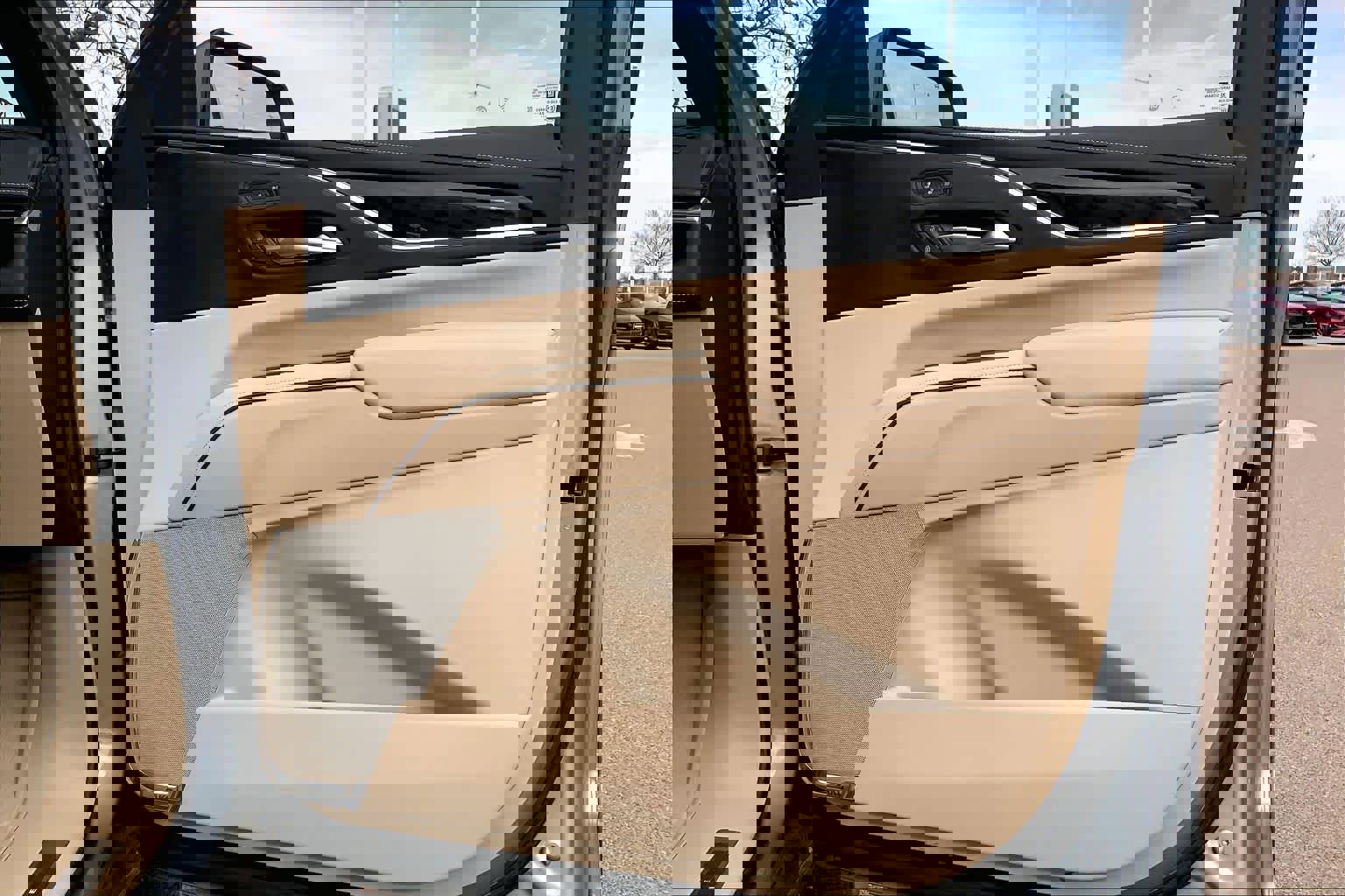 Used 2024 Cadillac Escalade Premium Luxury w/ Performance Package image 22