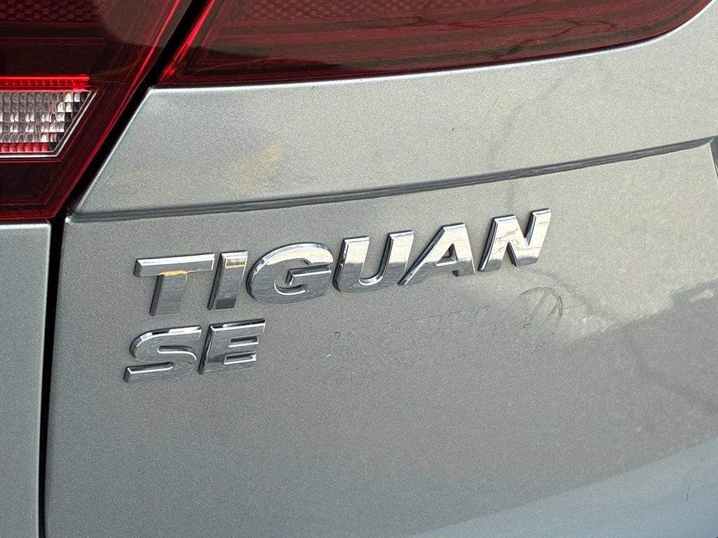 Used 2021 Volkswagen Tiguan SE R-Line w/ 3rd Row Seat Package AWD/4WD image 47