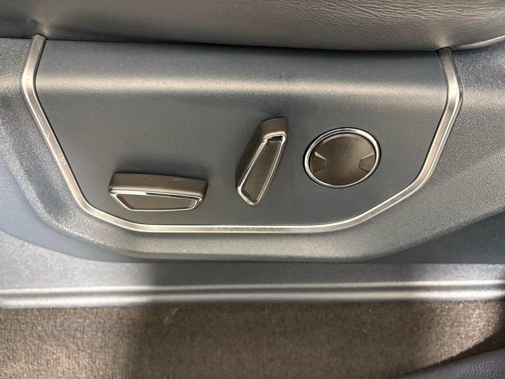 Certified 2022 Ford F350 Limited AWD/4WD image 15
