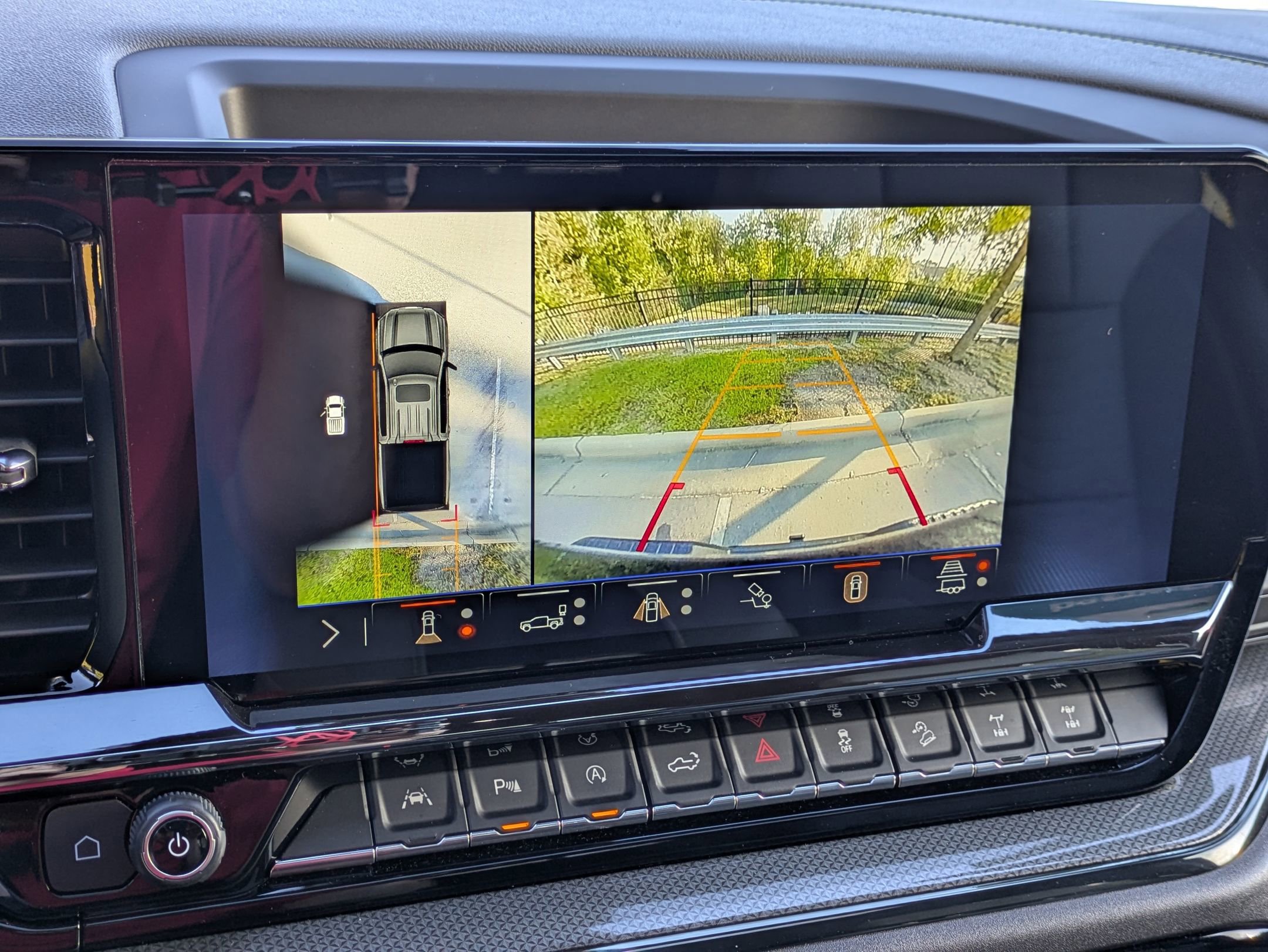 Used 2024 Chevrolet Silverado 1500 ZR2 w/ Technology Package image 24