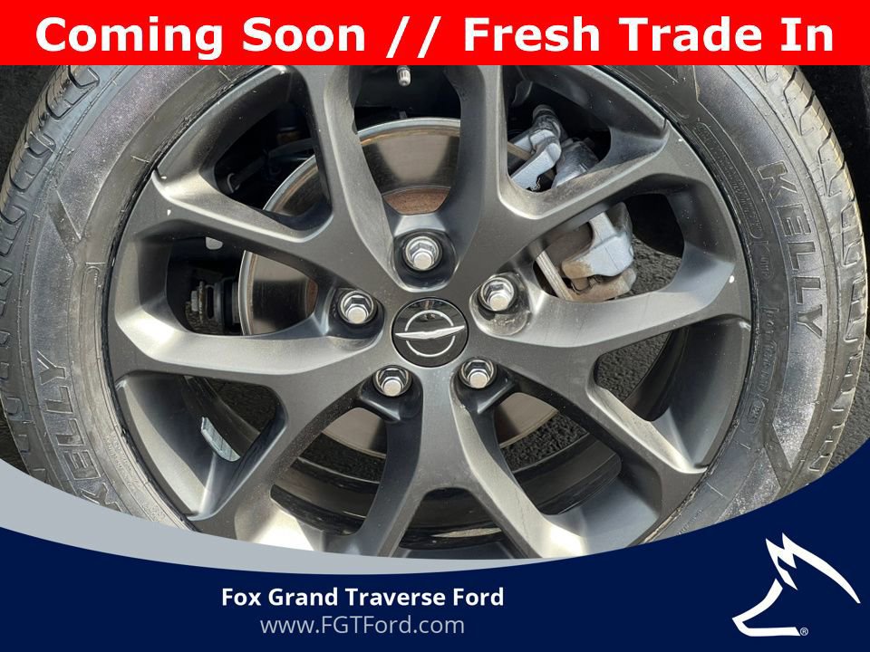 Used 2025 Chrysler Pacifica Limited FWD image 14