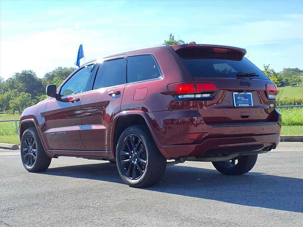 Used 2020 Jeep Grand Cherokee Altitude image 3