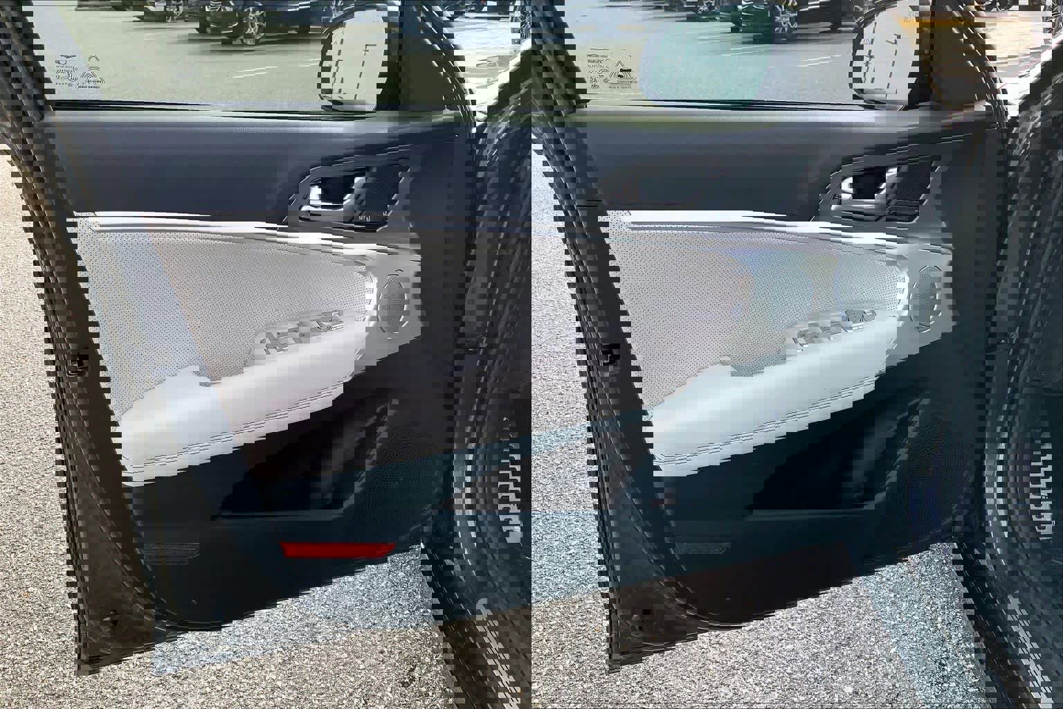 Used 2025 Genesis G70 2.5T w/ Sport Prestige Package image 20