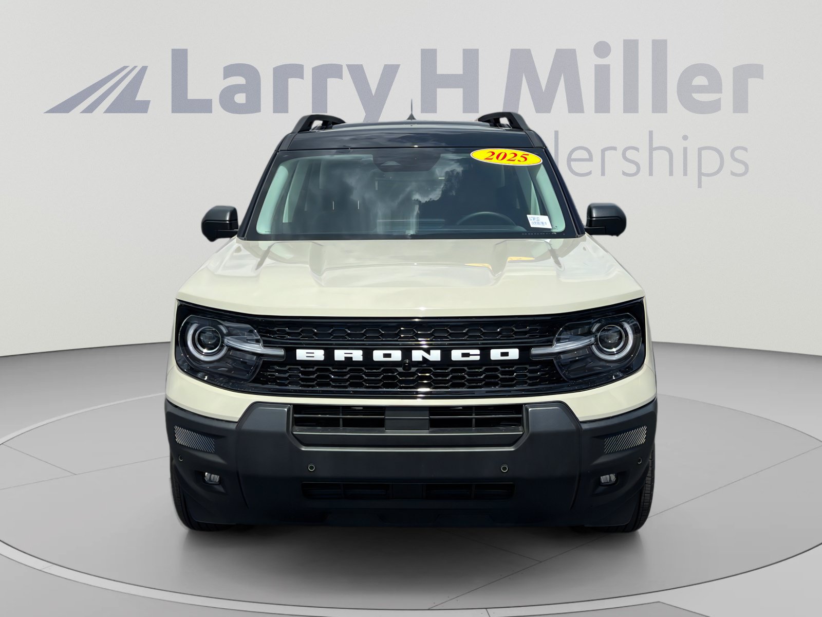 Certified 2025 Ford Bronco Sport Outer Banks w/ Outer Banks Tech Package+ AWD/4WD image 8