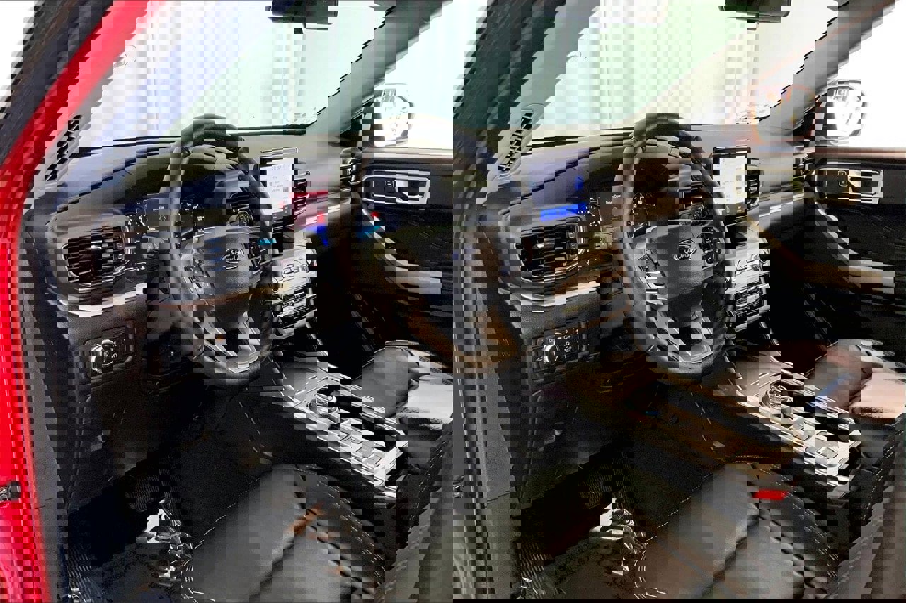 Certified 2022 Ford Explorer XLT w/ Equipment Group 202A image 14