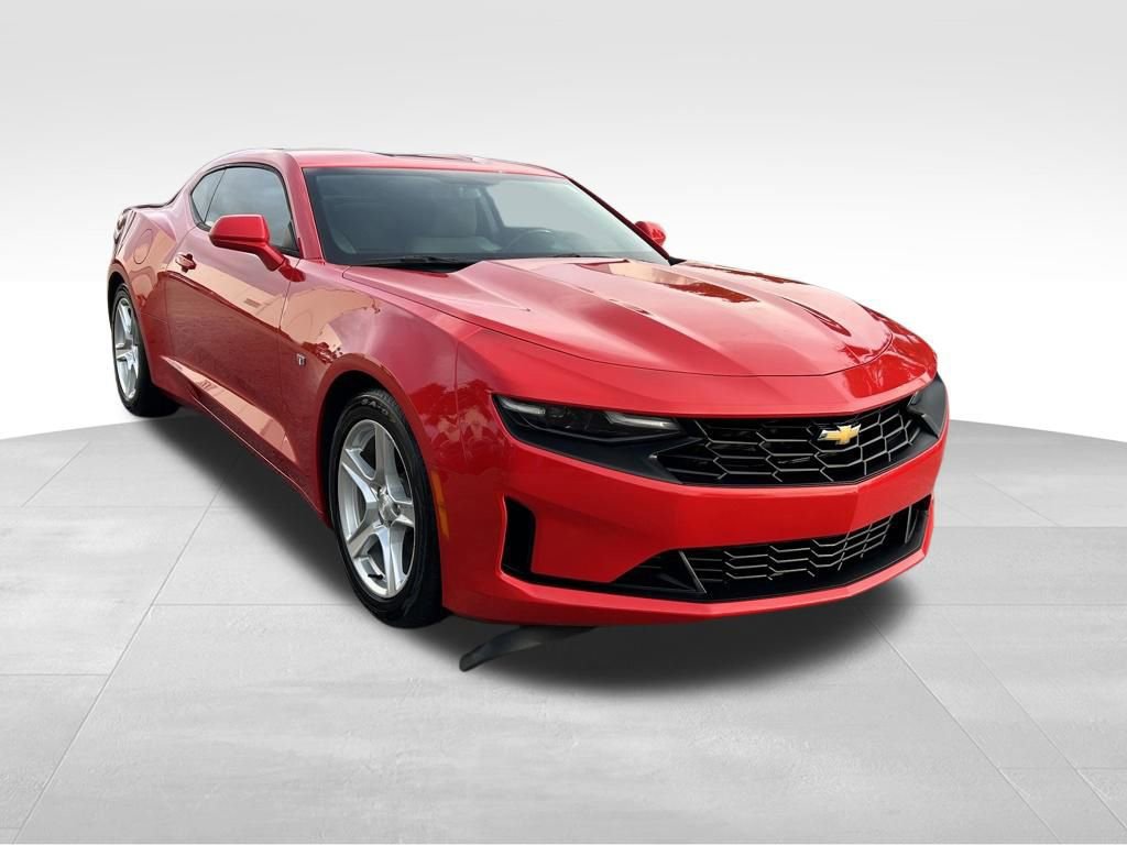 Used 2022 Chevrolet Camaro LT RWD image 3