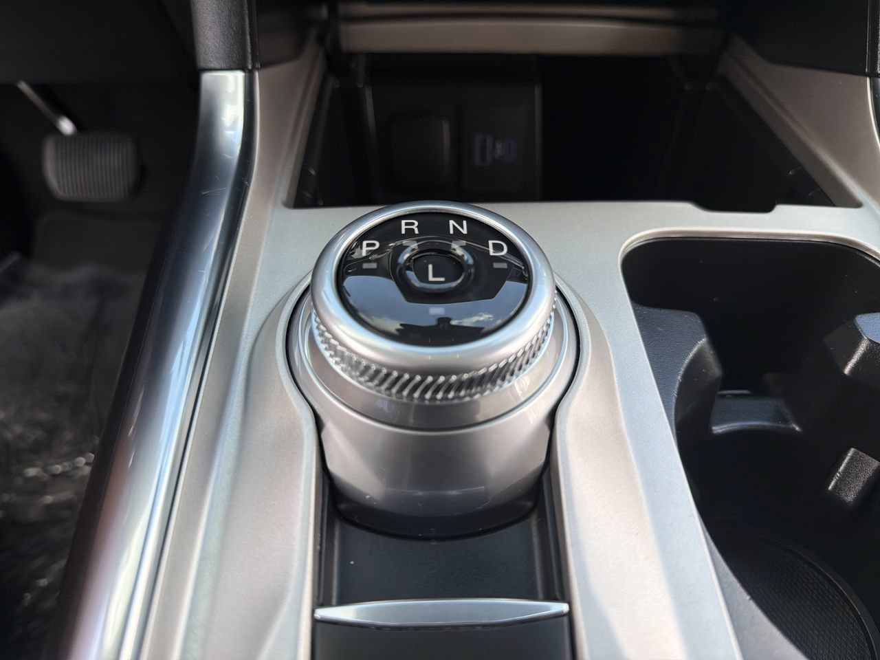 Certified 2023 Ford Explorer Limited w/ Limited Technology Package RWD image 28