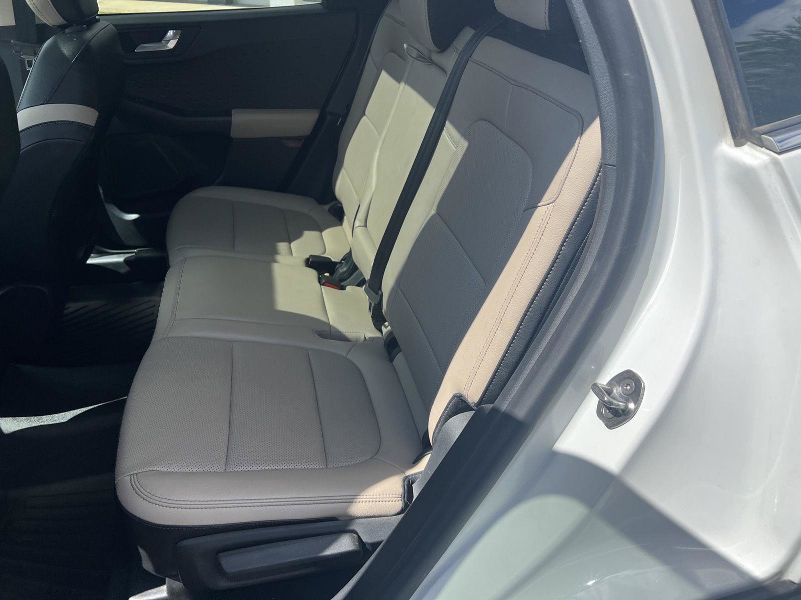 Certified 2020 Ford Escape Titanium w/ Titanium Premium Package 2.0 AWD/4WD image 8