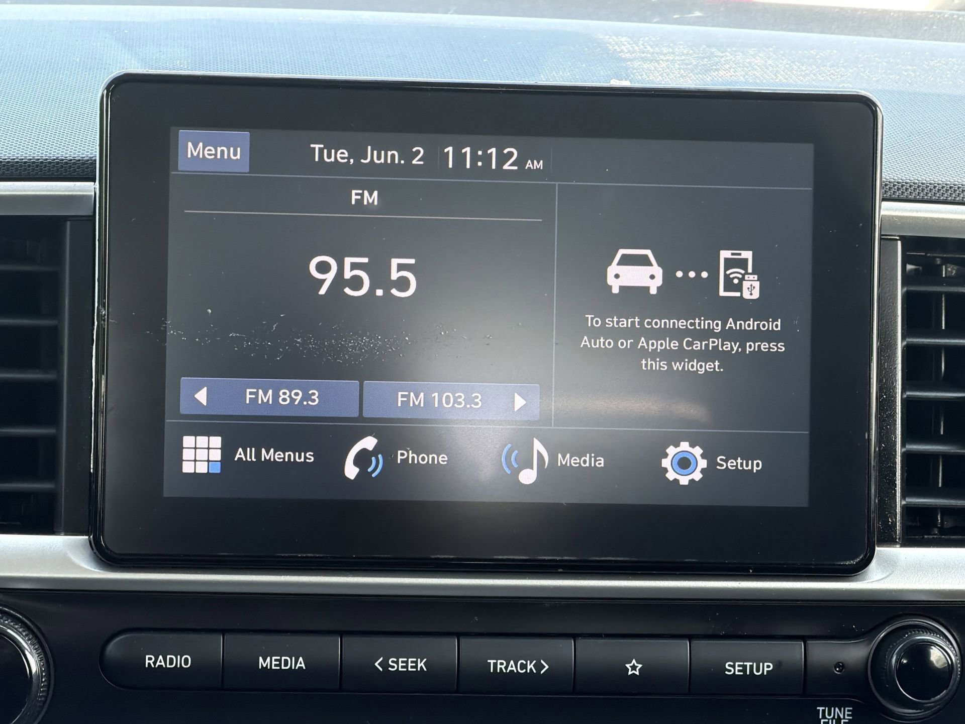 Used 2023 Hyundai Venue SEL FWD image 3