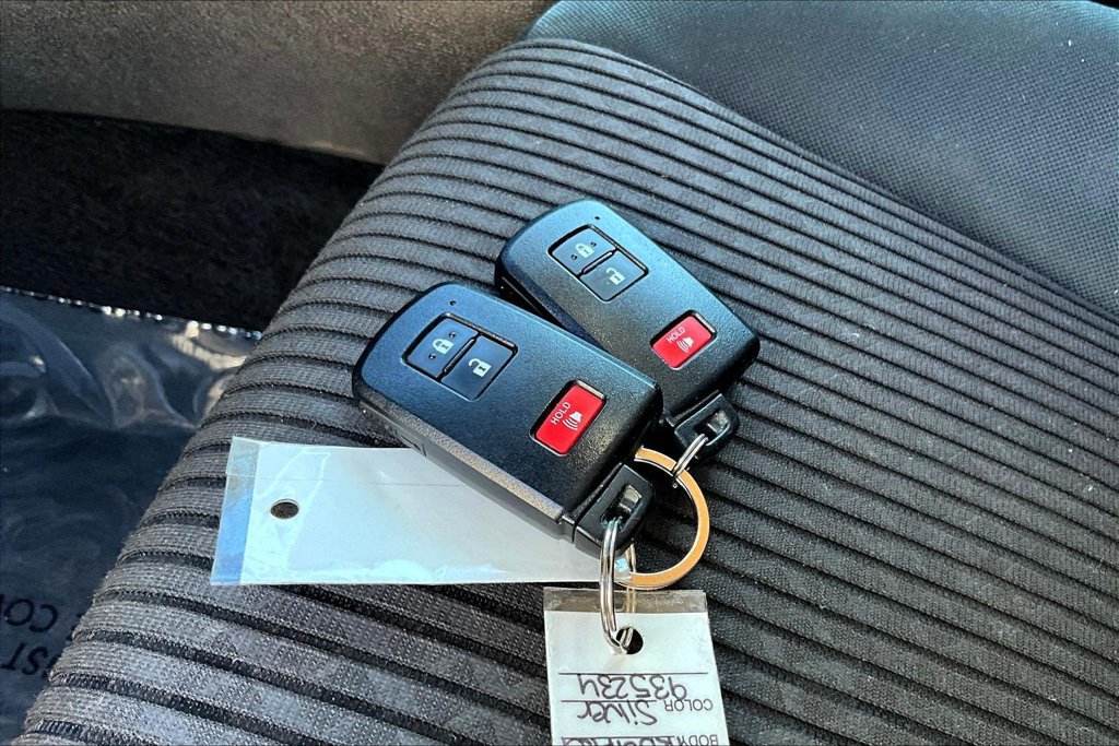 Used 2021 Toyota 4Runner TRD Off-Road AWD/4WD image 37