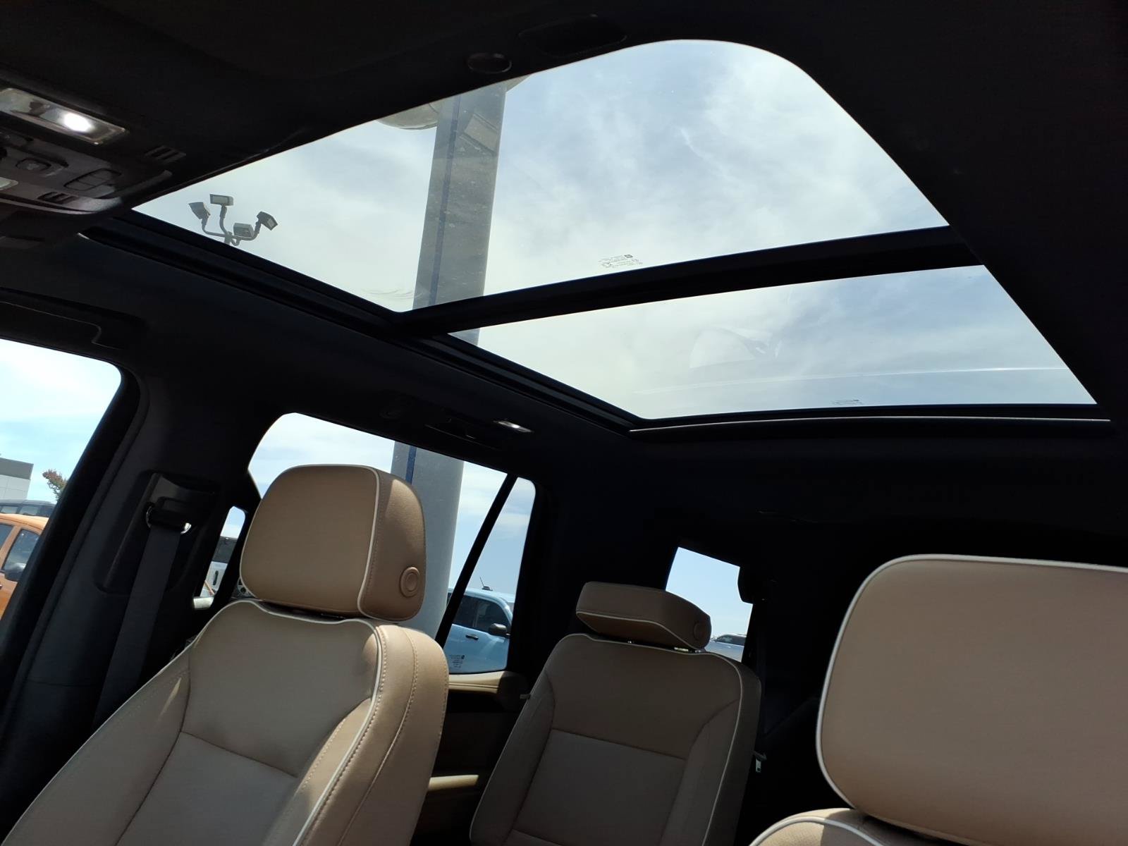 Used 2022 Chevrolet Tahoe Premier w/ Texas Edition RWD image 10