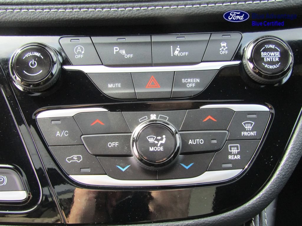 Used 2025 Chrysler Pacifica Limited FWD image 20