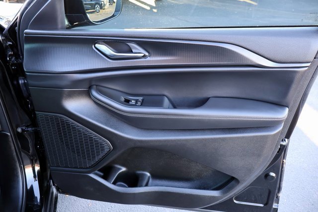 Used 2025 Jeep Grand Cherokee L Laredo image 19