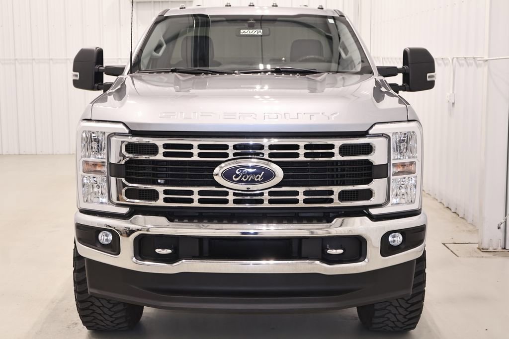 Certified 2023 Ford F350 XLT w/ 360-Degree Camera Package AWD/4WD image 12