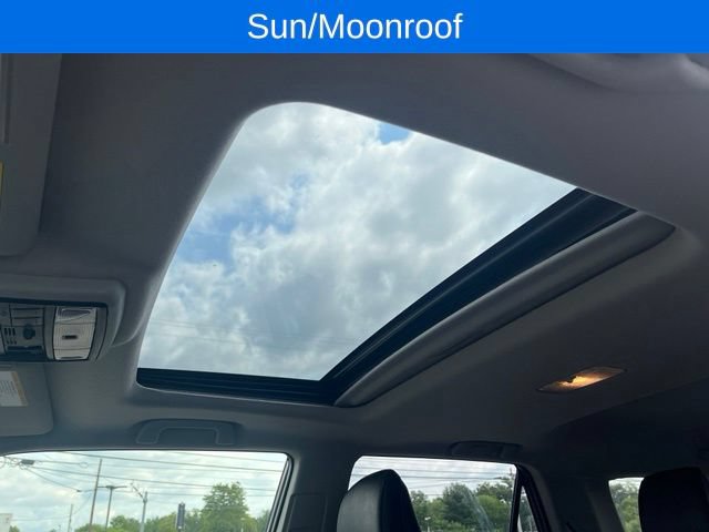 Used 2022 Toyota 4Runner SR5 Premium w/ Moonroof Package AWD/4WD image 9