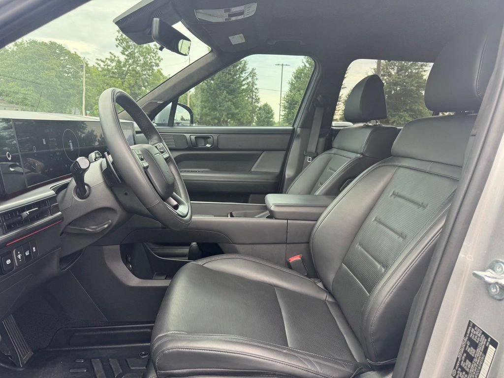 Used 2025 Hyundai Santa Fe Calligraphy AWD/4WD image 5